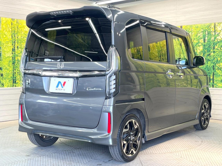 2017 Honda N-BOX CUSTOM DBA-JF3 (UW-6a0298c33dfaf)[12]