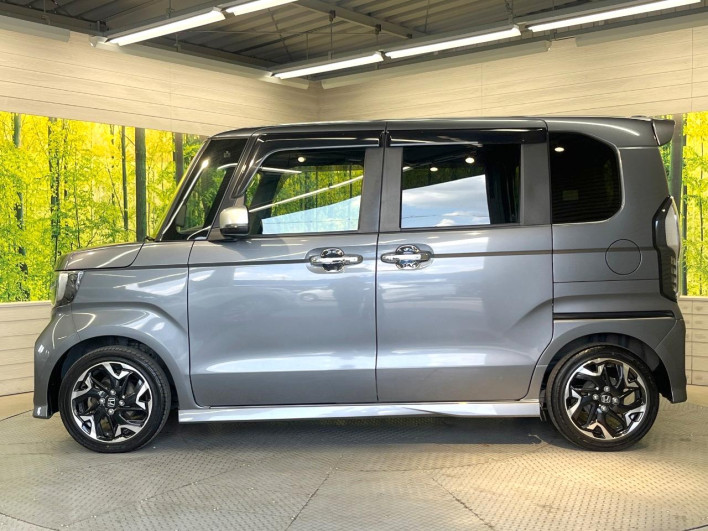 2017 Honda N-BOX CUSTOM DBA-JF3 (UW-6a0298c33dfaf)[9]