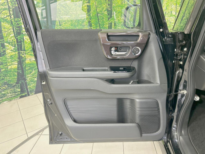 2018 Honda N-BOX CUSTOM DBA-JF3 (UW-6a0298c3eaefd)[21]