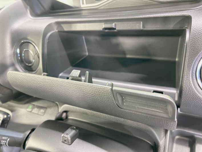 2018 Honda N-BOX CUSTOM DBA-JF3 (UW-6a0298c3eaefd)[27]