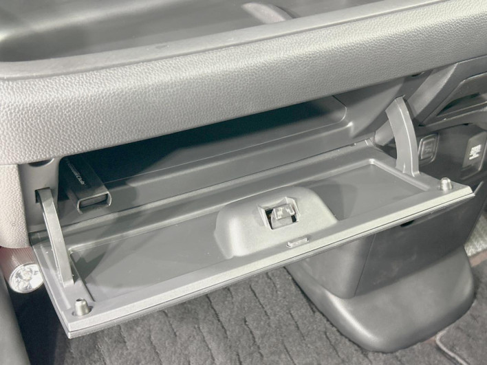 2018 Honda N-BOX CUSTOM DBA-JF3 (UW-6a0298c3eaefd)[22]