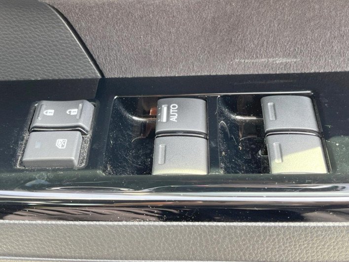 2019 Honda N-BOX CUSTOM DBA-JF3 (UW-6a0298c522f19)[25]