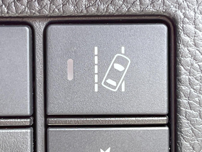 2019 Honda N-BOX CUSTOM DBA-JF3 (UW-6a0298c522f19)[29]