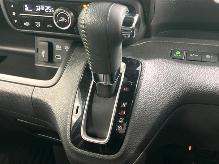 2019 Honda N-BOX CUSTOM 6BA-JF3 (UW-6a0298c5da1af)[28]