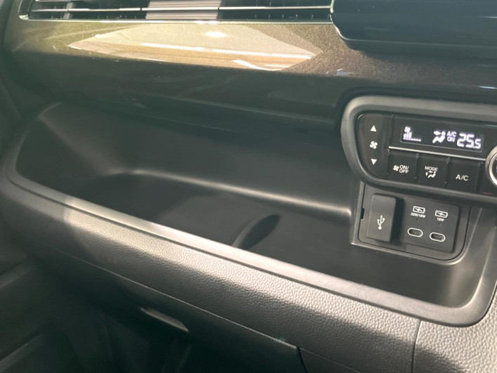 2019 Honda N-BOX CUSTOM 6BA-JF3 (UW-6a0298c5da1af)[20]