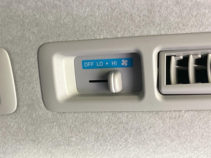 2016 Toyota Hiace Van LDF-KDH211K (UW-6a0298d3b9d24)[28]