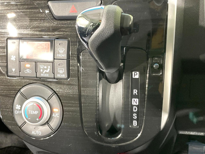 2015 Daihatsu Tanto DBA-LA600S (UW-6a0298e7befd3)[26]