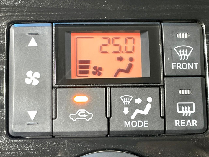 2015 Daihatsu Tanto DBA-LA600S (UW-6a0298e7befd3)[24]
