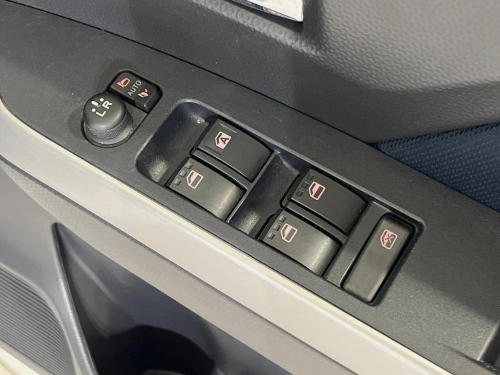 2020 Toyota Roomy 5BA-M900A (UW-6a0298fcbb8fa)[20]