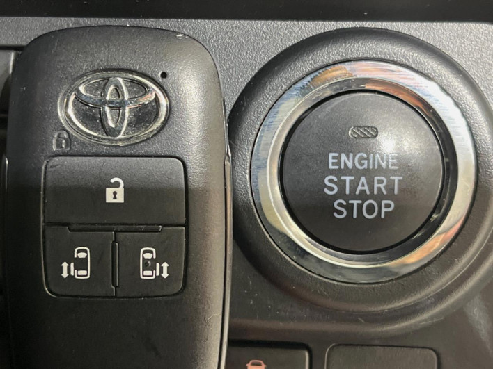 2020 Toyota Roomy 5BA-M900A (UW-6a0298fcbb8fa)[21]