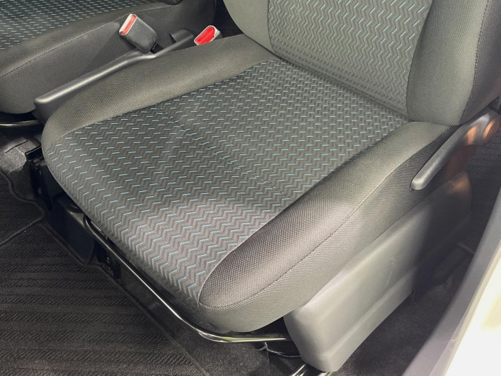 2020 Toyota Roomy 5BA-M900A (UW-6a0298fcbb8fa)[13]