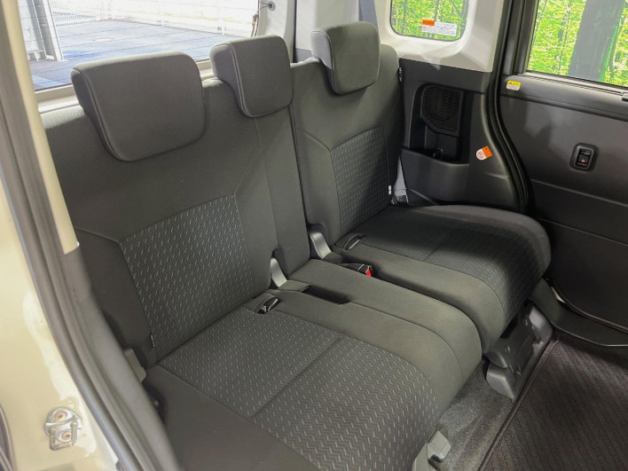 2020 Toyota Roomy 5BA-M900A (UW-6a0298fcbb8fa)[18]