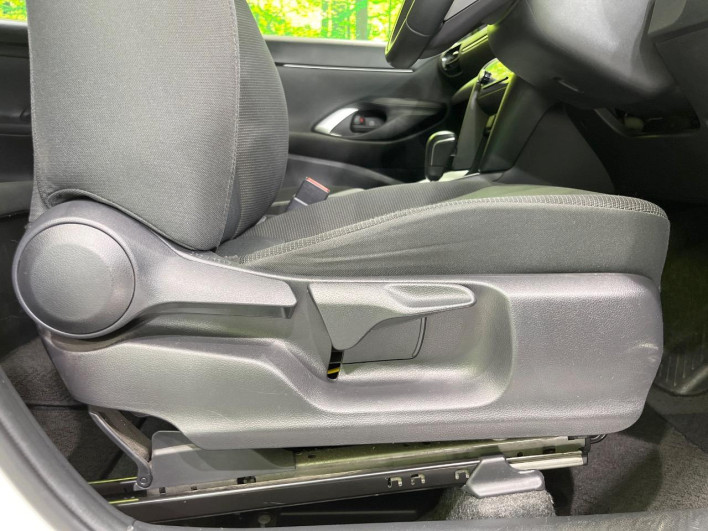 2020 Toyota Yaris Cross 6AA-MXPJ15 (UW-6a02991de4267)[10]
