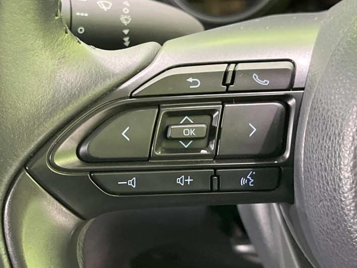 2020 Toyota Yaris Cross 6AA-MXPJ15 (UW-6a02991de4267)[29]