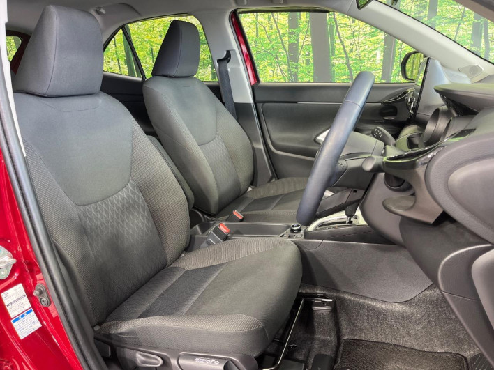2022 Toyota Yaris Cross 6AA-MXPJ15 (UW-6a02991e237e3)[7]