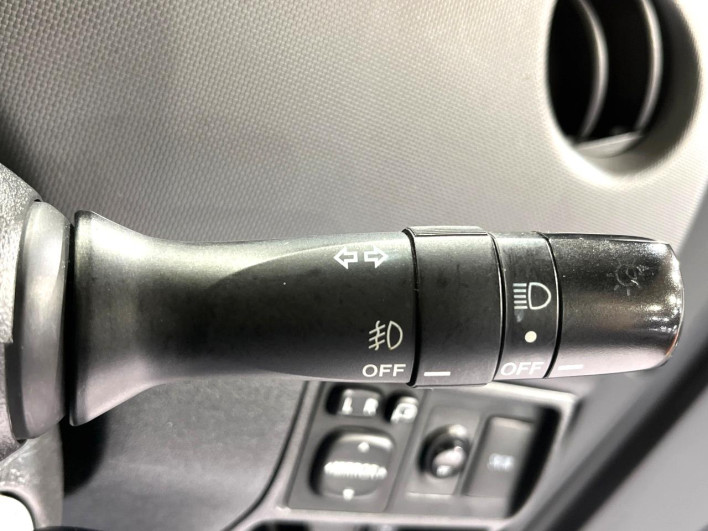 2013 Toyota Sienta DBA-NCP81G (UW-6a029929a9189)[23]