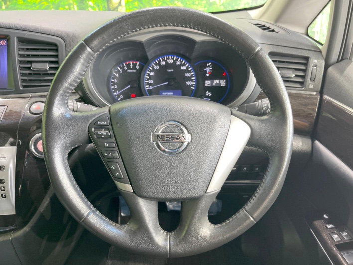 2012 Nissan Elgrand DBA-TE52 (UW-6a02994b05e5d)[25]