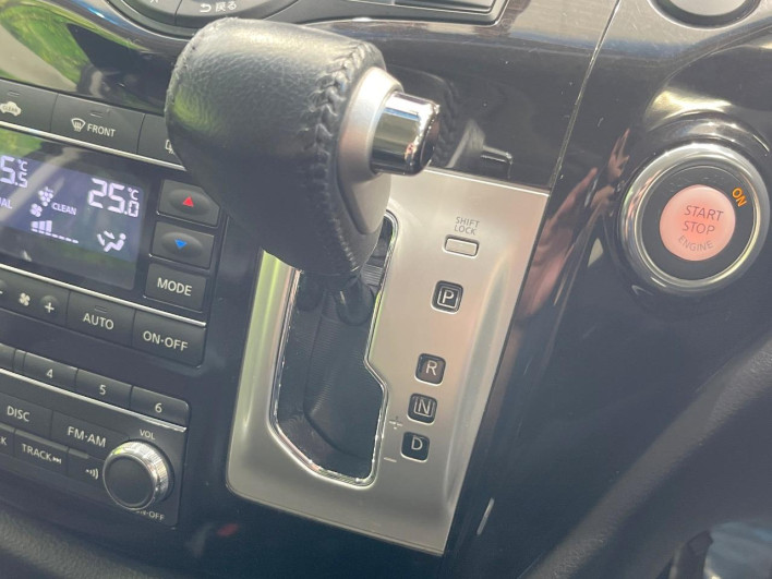 2012 Nissan Elgrand DBA-TE52 (UW-6a02994b05e5d)[24]