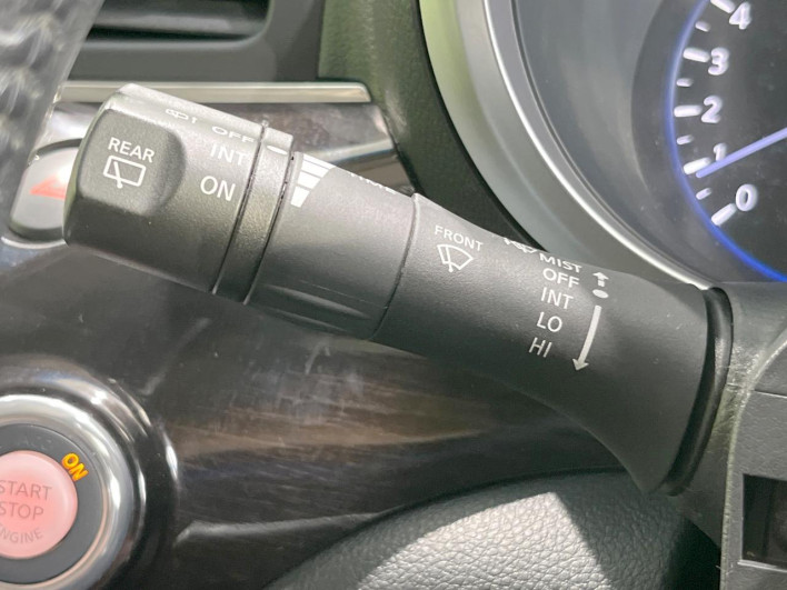 2012 Nissan Elgrand DBA-TE52 (UW-6a02994b05e5d)[28]