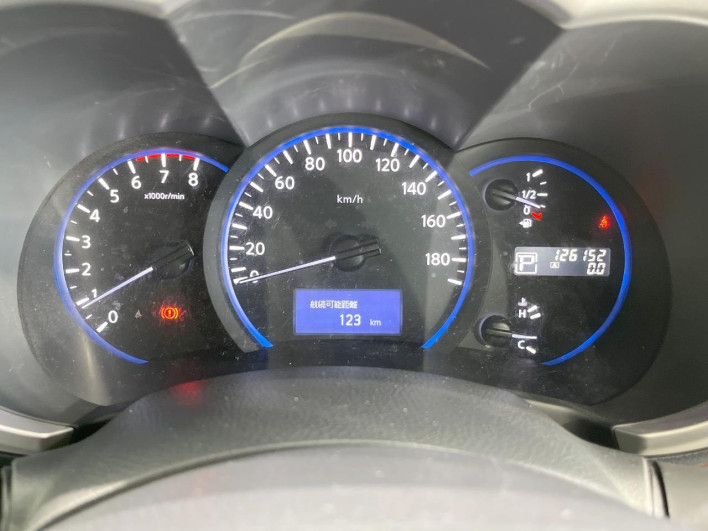 2012 Nissan Elgrand DBA-TE52 (UW-6a02994b05e5d)[29]