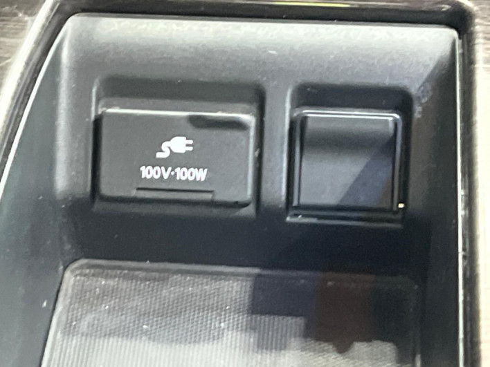2011 Nissan Elgrand DBA-TNE52 (UW-6a02994bc3adc)[14]