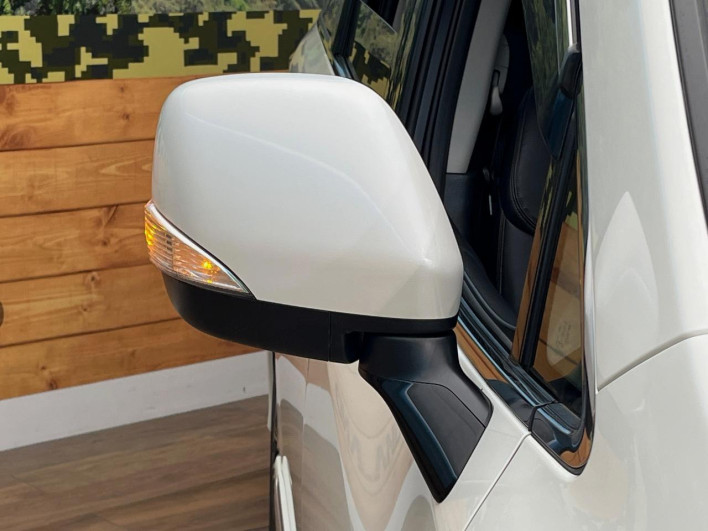 2019 Nissan Elgrand DBA-TNE52 (UW-6a02994d2f76b)[14]