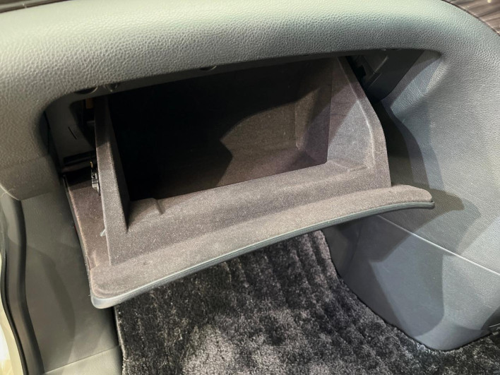 2019 Nissan Elgrand DBA-TNE52 (UW-6a02994d2f76b)[23]