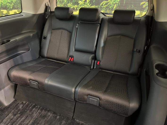 2019 Nissan Elgrand DBA-TNE52 (UW-6a02994d2f76b)[28]