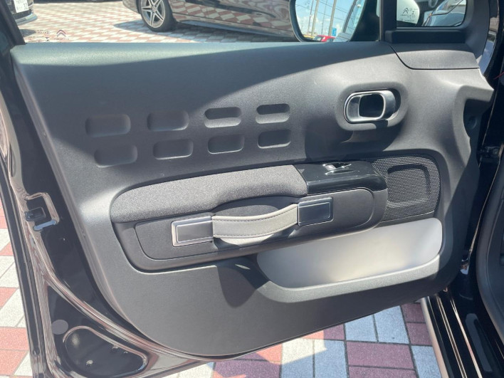 2018 Citroen C3 ABA-B6HN01 (UW-6a0299518e74c)[17]