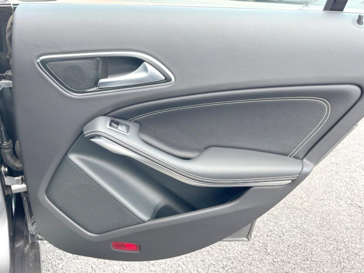 2015 Mercedes Benz CLA Class DBA-117342 (UW-6a029956d3455)[20]