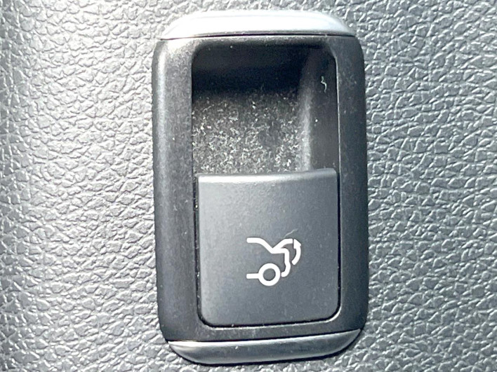 2015 Mercedes Benz CLA Class DBA-117342 (UW-6a029956d3455)[26]
