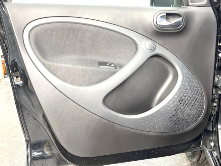 2019 Smart Smart ForFour DBA-453044 (UW-6a02995850b97)[10]