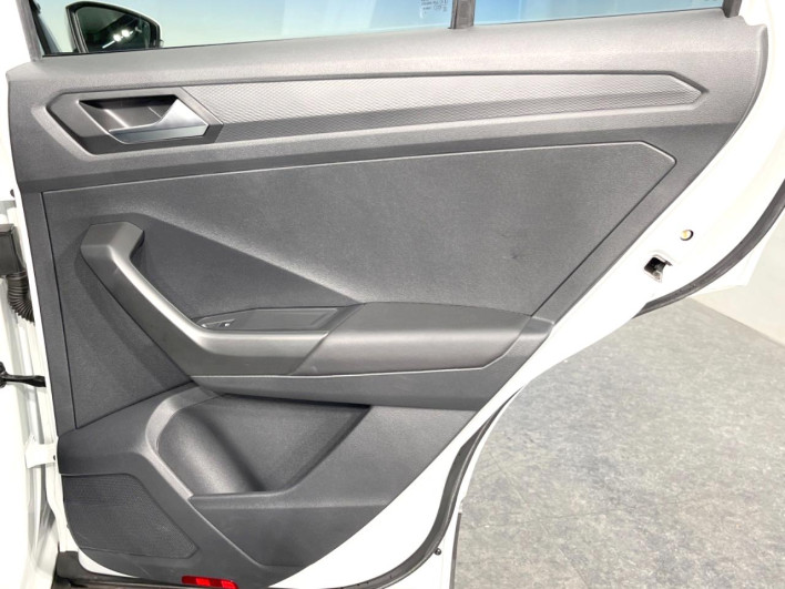 2023 Volkswagen T-Roc 3DA-A1DFF (UW-6a02995986dbd)[18]