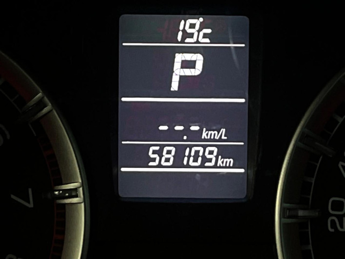2012 Suzuki Swift DBA-ZC72S (UW-6a02996077321)[2]