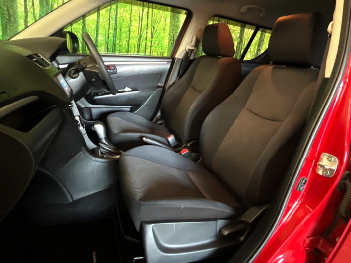 2012 Suzuki Swift DBA-ZC72S (UW-6a02996077321)[6]