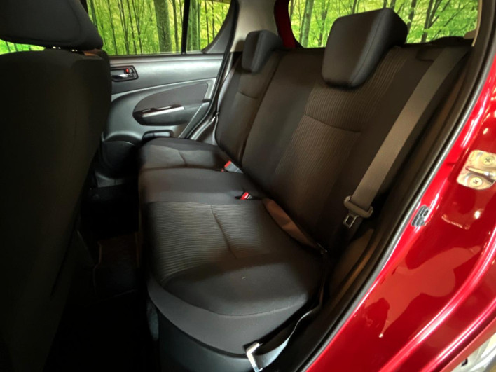 2012 Suzuki Swift DBA-ZC72S (UW-6a02996077321)[7]