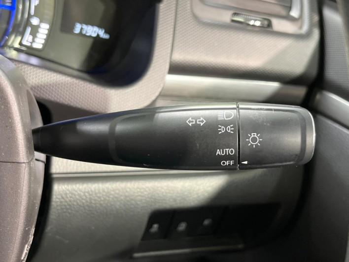 2015 Suzuki Swift DBA-ZC72S (UW-6a029960a286f)[24]