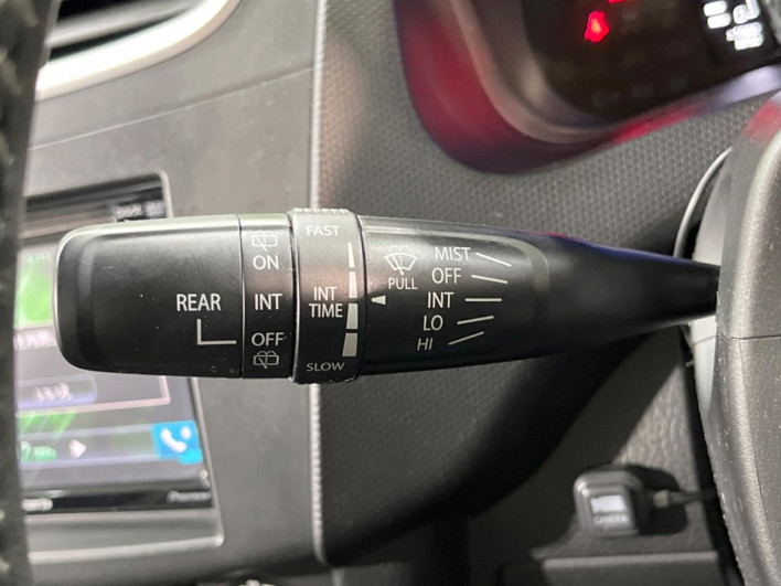 2015 Suzuki Swift DBA-ZC72S (UW-6a029960a286f)[25]