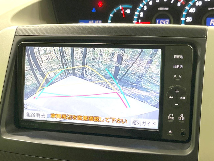 2011 Toyota Noah DBA-ZRR70G (UW-6a02996545de8)[5]
