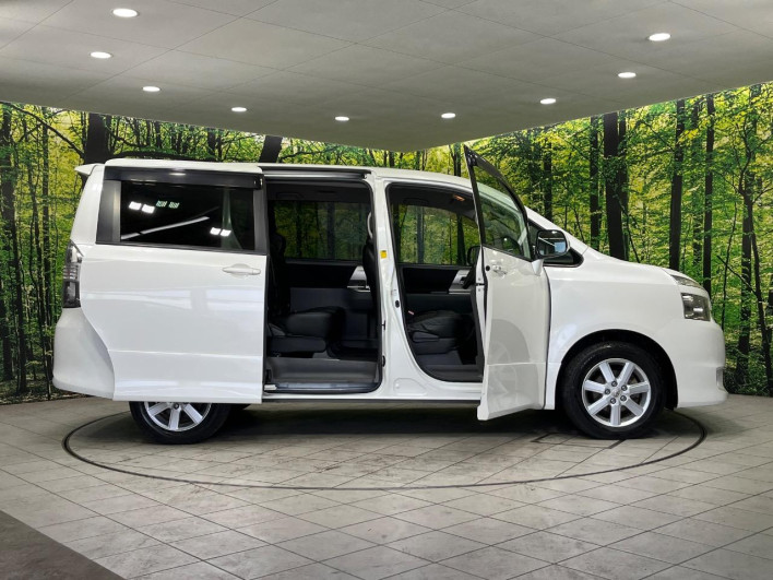 2008 Toyota Voxy DBA-ZRR75W (UW-6a02996575390)[25]