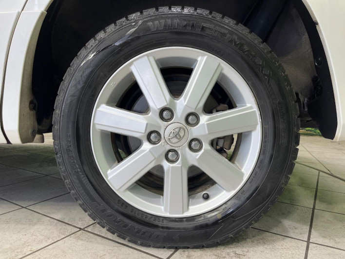 2008 Toyota Voxy DBA-ZRR75W (UW-6a02996575390)[15]
