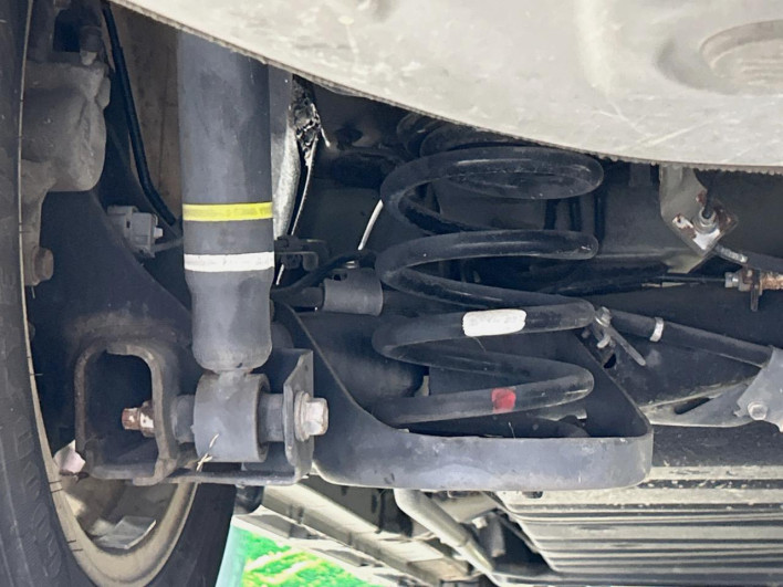 2015 Toyota Voxy DBA-ZRR80W (UW-6a02996611ec7)[25]