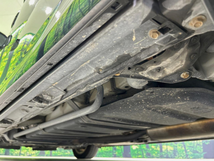 2015 Toyota Voxy DBA-ZRR80W (UW-6a02996611ec7)[27]