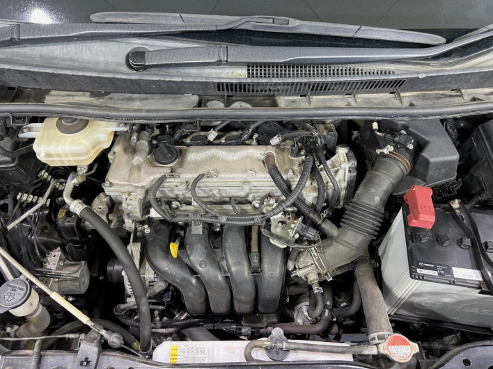 2015 Toyota Voxy DBA-ZRR80W (UW-6a02996611ec7)[4]