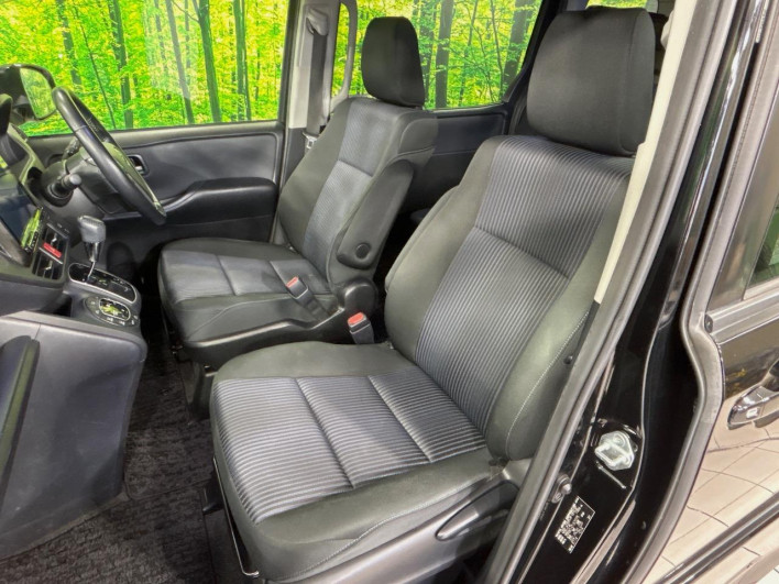 2015 Toyota Voxy DBA-ZRR80W (UW-6a02996611ec7)[14]