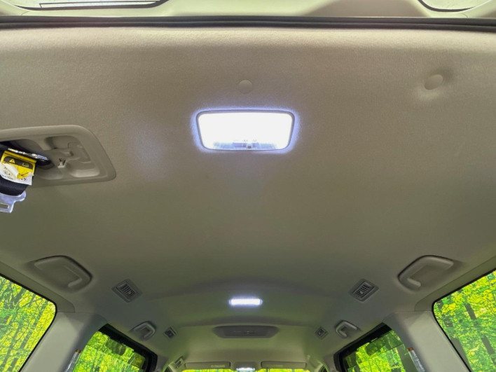 2015 Toyota Voxy DBA-ZRR80W (UW-6a02996611ec7)[21]
