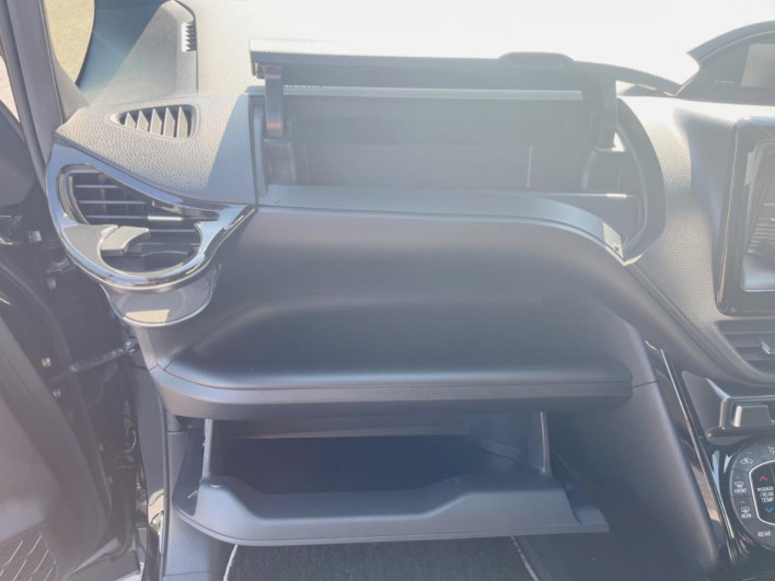 2020 Toyota Noah 3BA-ZRR80W (UW-6a02996b4c94f)[21]