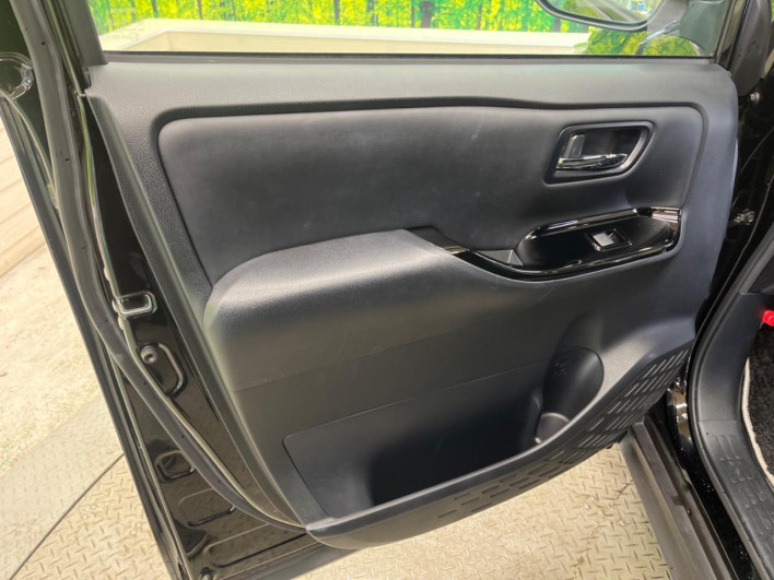 2020 Toyota Voxy 3BA-ZRR80W (UW-6a02996b73998)[18]