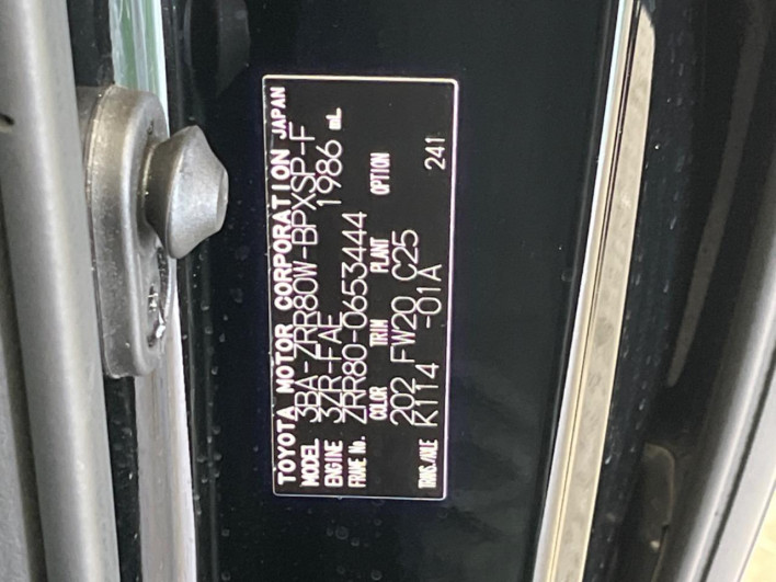 2020 Toyota Voxy 3BA-ZRR80W (UW-6a02996b73998)[1]