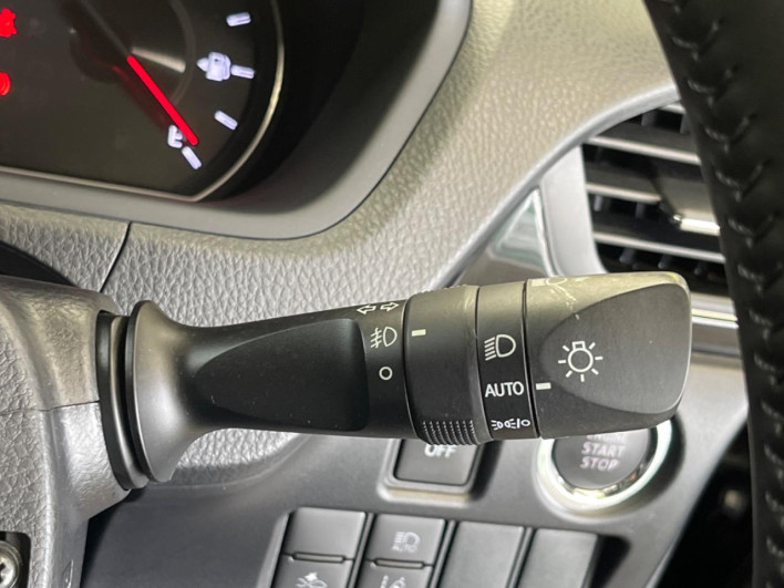 2020 Toyota Voxy 3BA-ZRR80W (UW-6a02996b73998)[28]